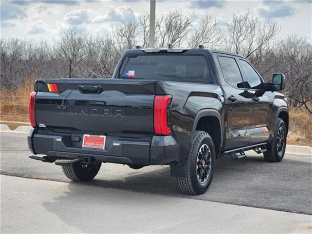 New 2026 Toyota Tundra SR5 4x4 CrewMax 5.5 ft. box 145.7 in. WB