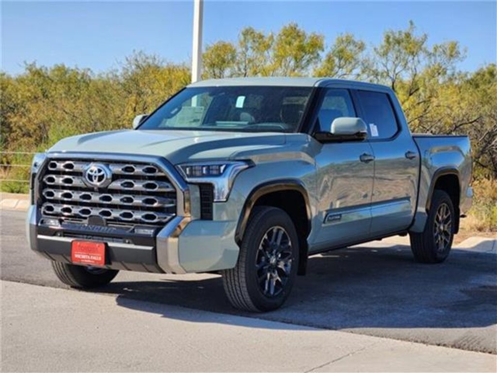 New 2026 Toyota Tundra Platinum 4x4 CrewMax 5.5 ft. box 145.7 in. WB