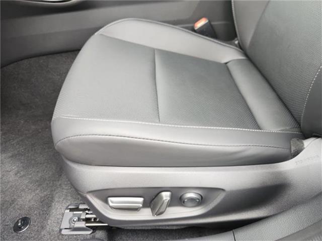 2026 Toyota Prius XLE - Photo 17
