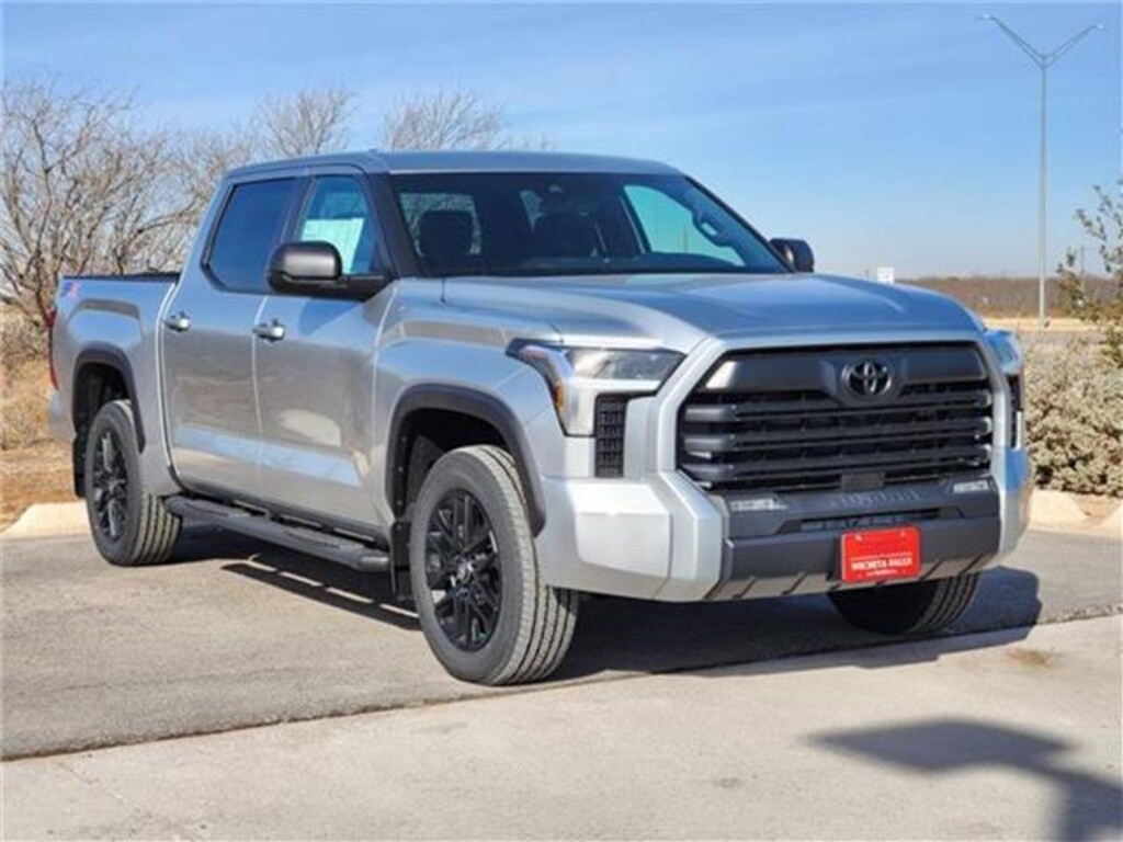 New 2026 Toyota Tundra SR5 4x4 CrewMax 5.5 ft. box 145.7 in. WB