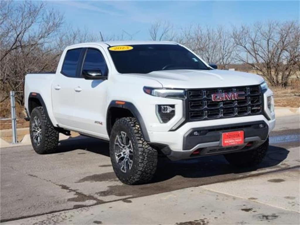 Used 2023 GMC Canyon AT4 4x4 Crew Cab 5 ft. box 131 in. WB