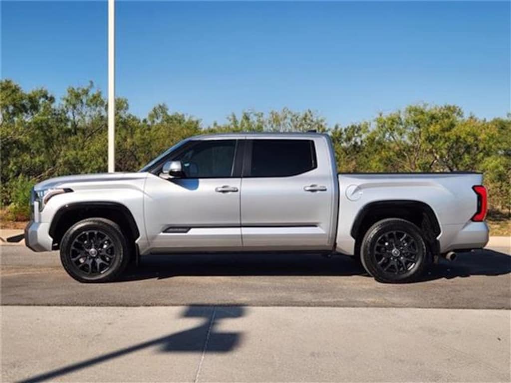 Used 2024 Toyota Tundra Platinum (A10) 4x4 CrewMax 5.5 ft. box 145.7 in. W