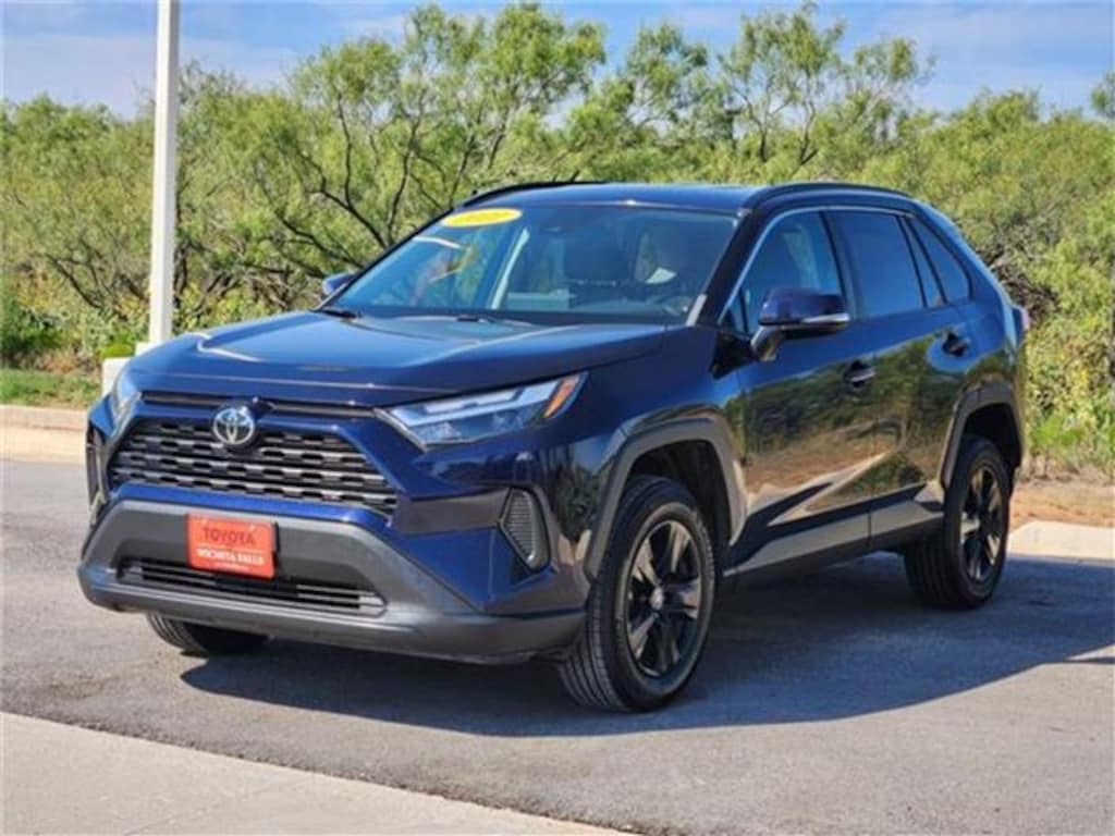 Used 2022 Toyota RAV4 XLE Front-Wheel Drive