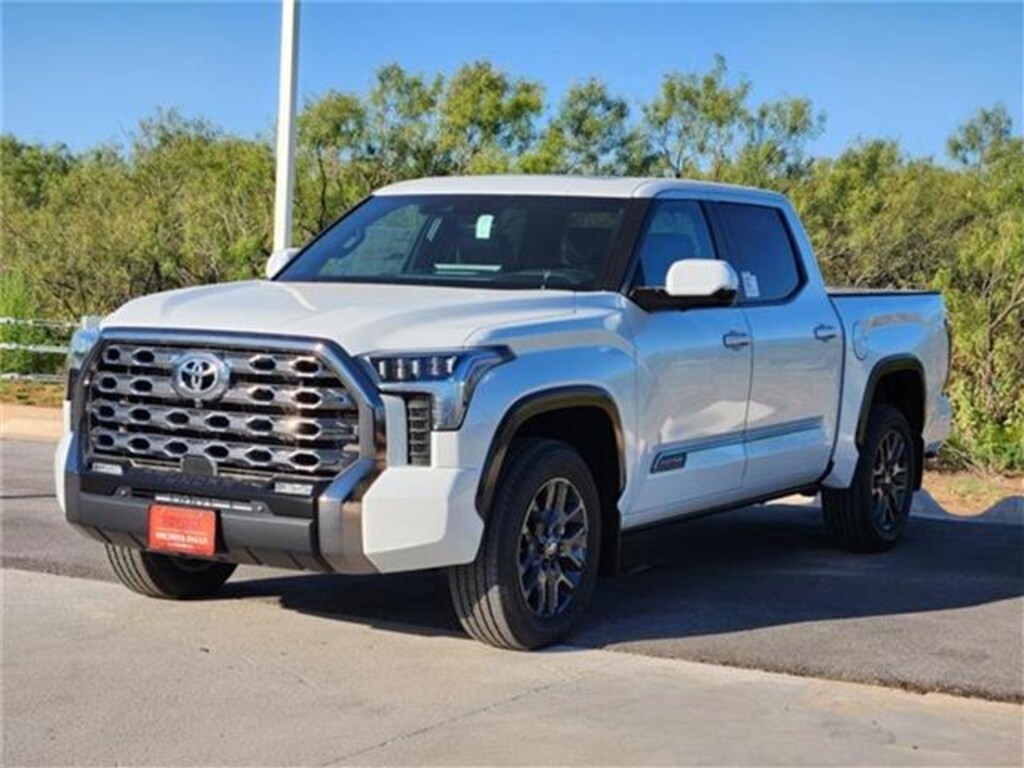 New 2026 Toyota Tundra Platinum 4x4 CrewMax 5.5 ft. box 145.7 in. WB