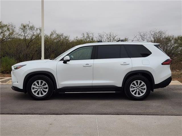 2026 Toyota Grand Highlander Platinum photo 3