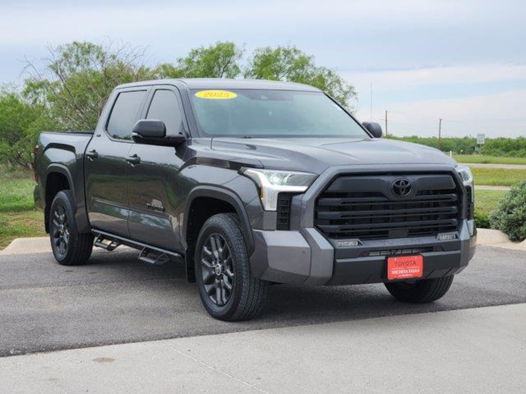 Used 2025 Toyota Tundra SR5 (A10) 4x4 CrewMax 5.5 ft. box 145.7 in. WB