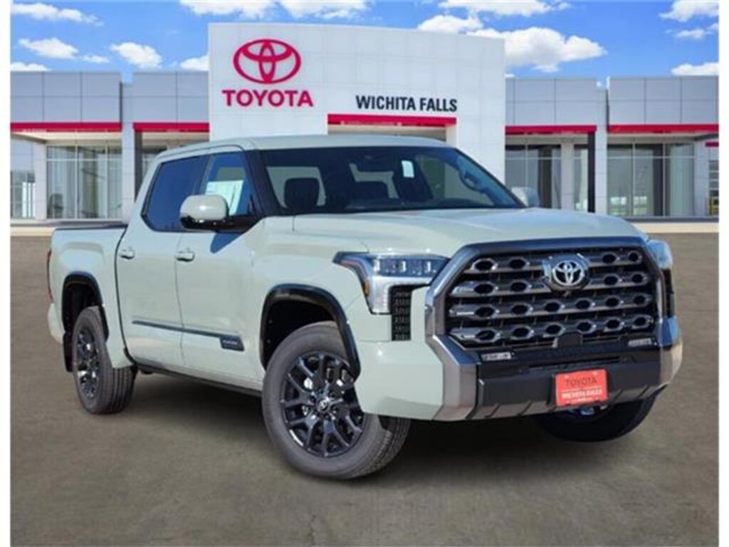 New 2026 Toyota Tundra Platinum 4x4 CrewMax 5.5 ft. box 145.7 in. WB