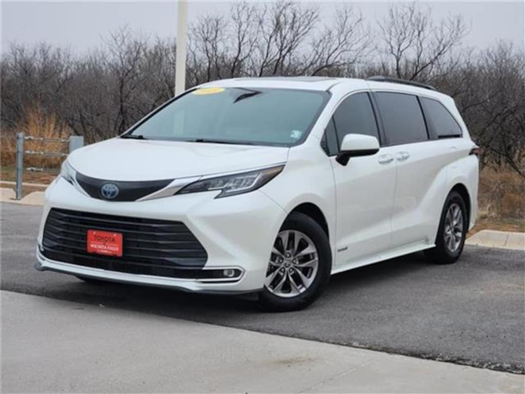 Used 2021 Toyota Sienna XLE 8 Passenger