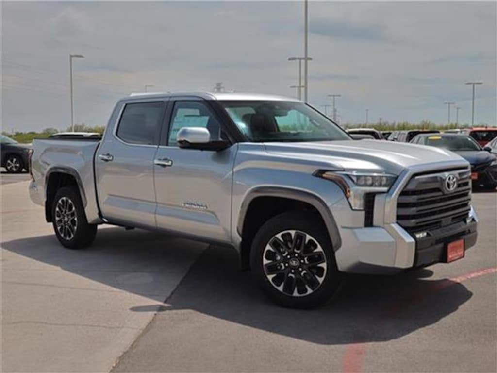 New 2025 Toyota Tundra Limited (A10) 4x4 CrewMax 5.5 ft. box 145.7 in. WB
