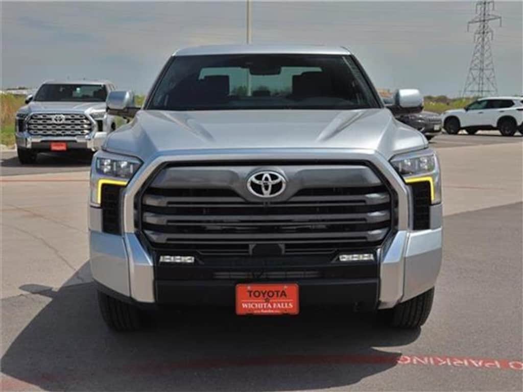 New 2025 Toyota Tundra Limited (A10) 4x4 CrewMax 5.5 ft. box 145.7 in. WB