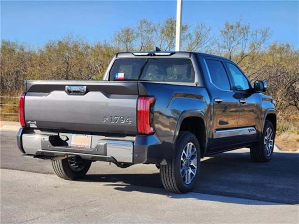 New 2026 Toyota Tundra 1794 Edition 4x4 CrewMax 5.5 ft. box 145.7 in. WB