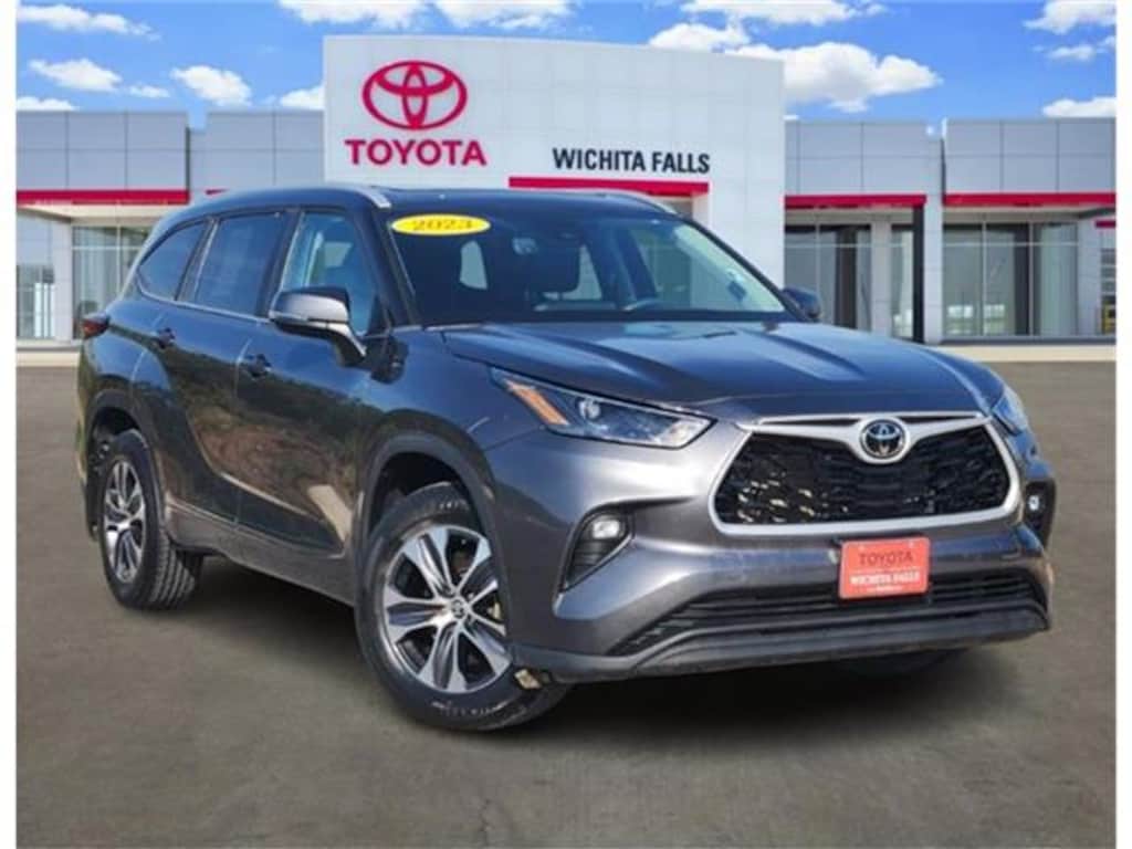 Used 2023 Toyota Highlander XLE All-Wheel Drive