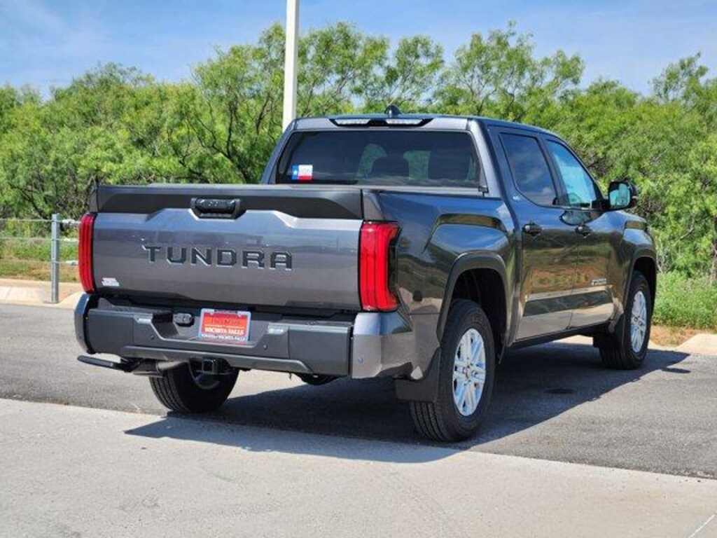 New 2026 Toyota Tundra SR5 4x2 CrewMax 5.5 ft. box 145.7 in. WB