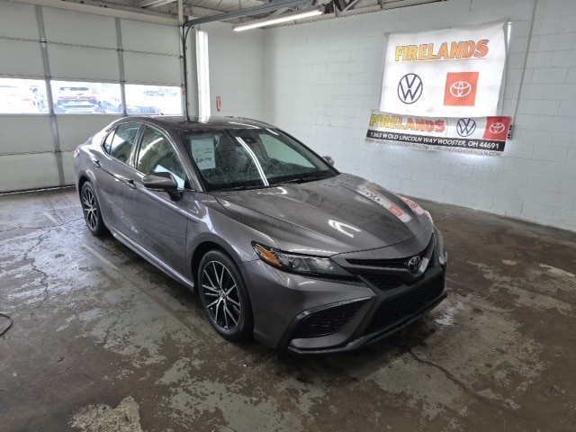 Used 2022 Toyota Camry SE with VIN 4T1T11AK4NU046782 for sale in Wooster, OH