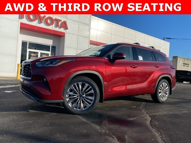 2026 Toyota Highlander Platinum's photo