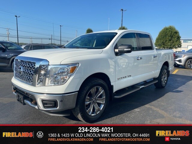 2018 Nissan Titan SV photo 2