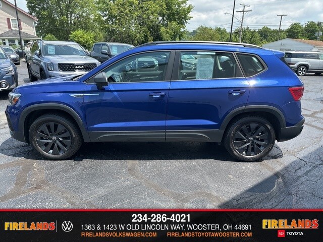 2022 Volkswagen Taos S photo 2