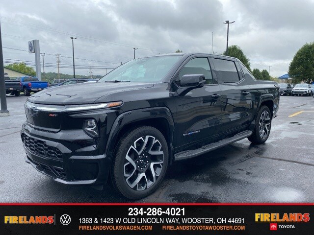 2024 Chevrolet Silverado EV RST photo 3