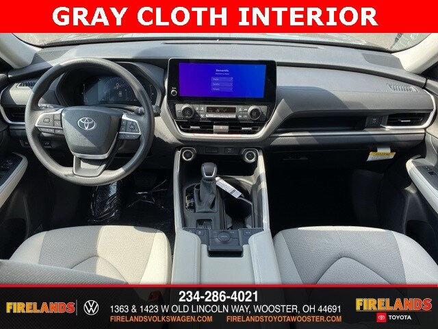 2025 Toyota Grand Highlander LE photo 2