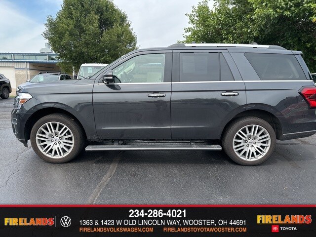 2022 Ford Expedition Limited photo 2