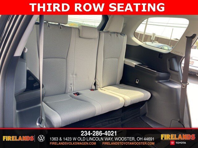 2025 Toyota Grand Highlander LE photo 3