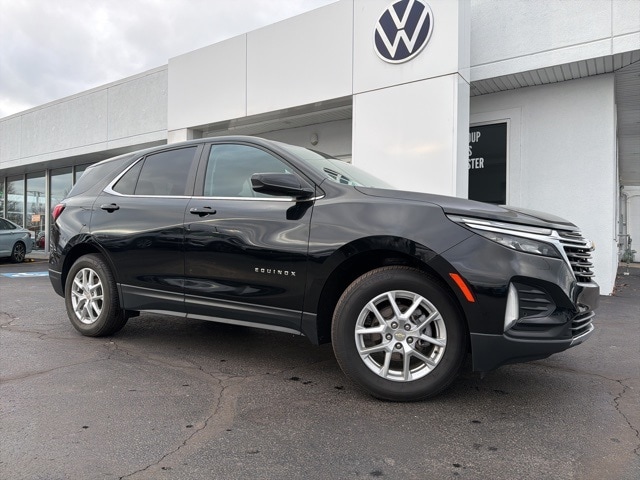 2022 Chevrolet Equinox LT's photo