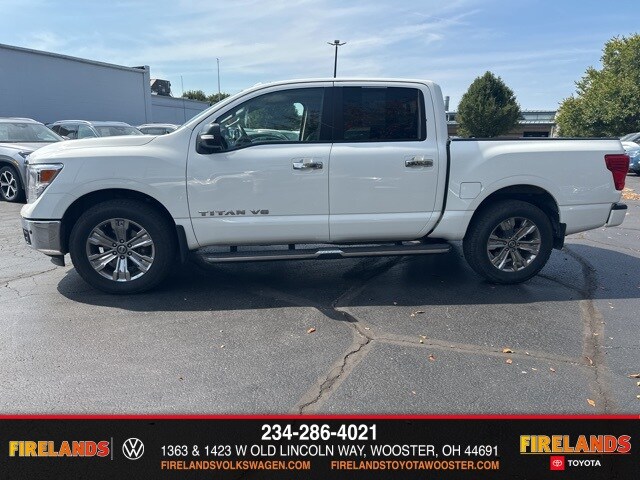 2018 Nissan Titan SV photo 2