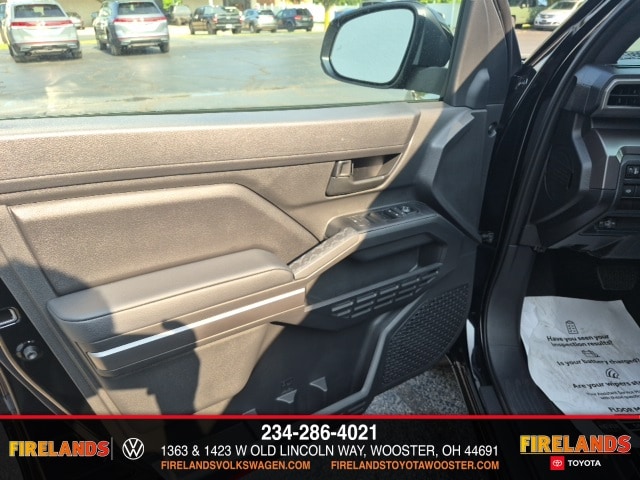 2025 Toyota Tacoma SR5 4x4 Double Cab photo 2