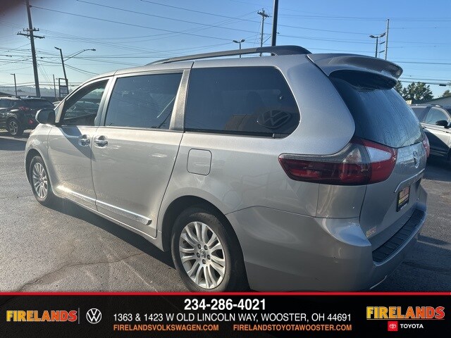2017 Toyota Sienna L photo 3