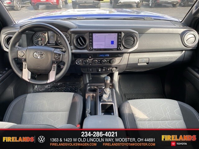 2022 Toyota Tacoma TRD V6 photo 2
