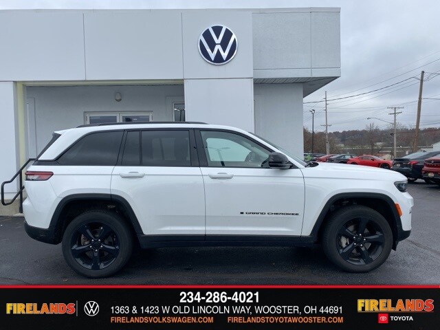 2023 Jeep Grand Cherokee Limited photo 2