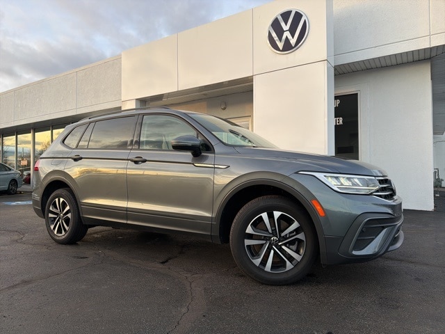 2022 Volkswagen Tiguan S's photo