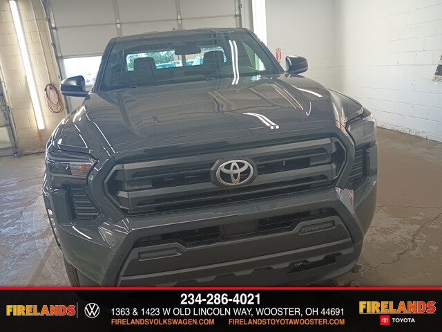 2025 Toyota Tacoma SR XtraCab photo 3