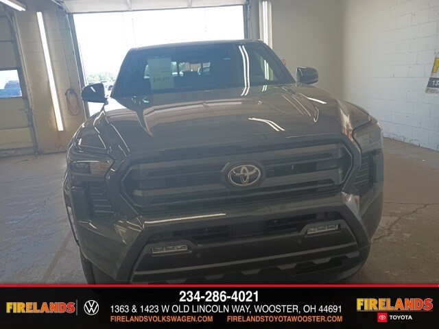 2025 Toyota Tacoma SR5 4x4 Double Cab photo 3
