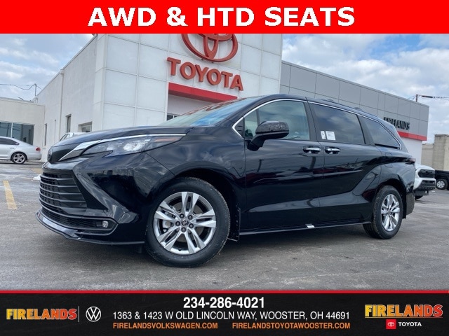 2026 Toyota Sienna XLE's photo