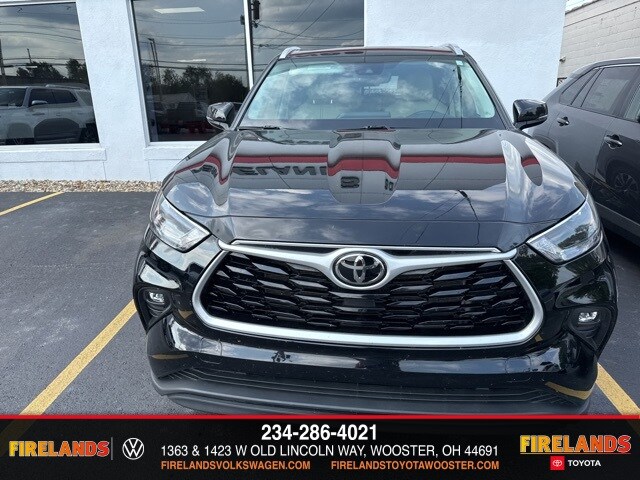 2022 Toyota Highlander XLE photo 2