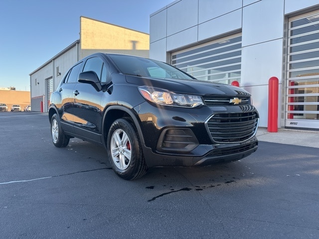 2022 Chevrolet Trax LS's photo