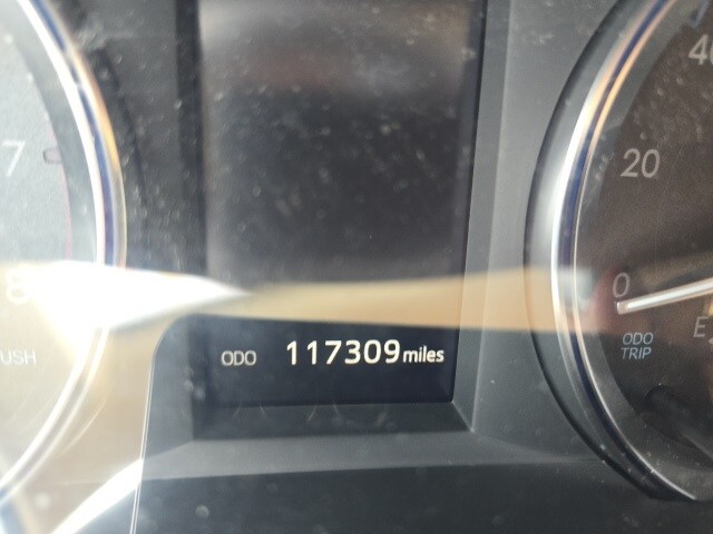 Used 2018 Toyota Highlander XLE with VIN 5TDJZRFH5JS562115 for sale in Wooster, OH