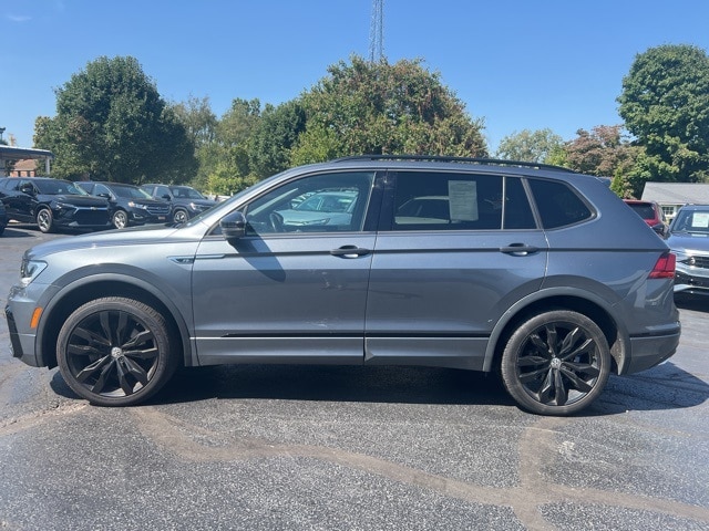 Certified 2020 Volkswagen Tiguan SE R-LINE BLACK with VIN 3VV2B7AX0LM172684 for sale in Wooster, OH