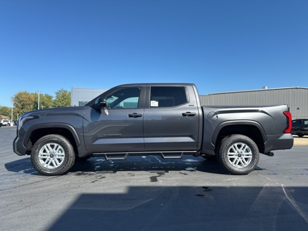 New 2026 Toyota Tundra SR5 SR5 CREWMAX 5.5