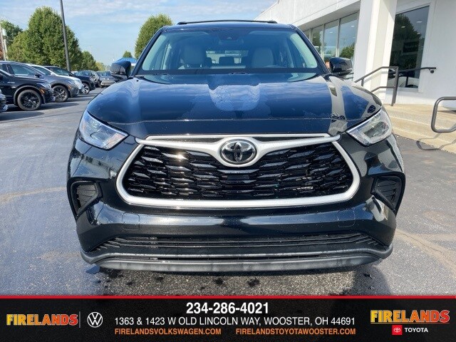 2023 Toyota Highlander L photo 3