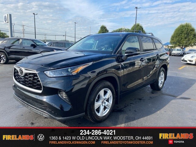 2023 Toyota Highlander L photo 2
