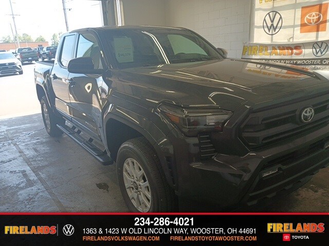 2025 Toyota Tacoma SR5 4x4 Double Cab photo 2