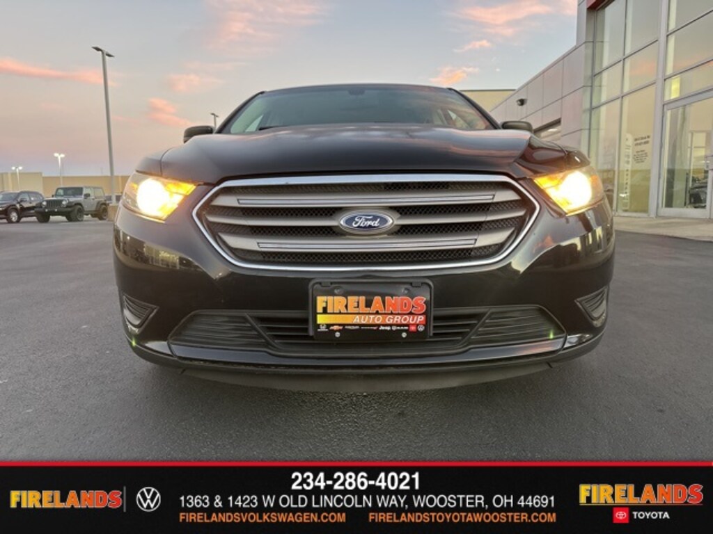 Used 2015 Ford Taurus SE Sedan