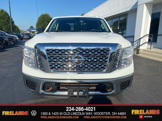 2018 Nissan Titan SV photo 3