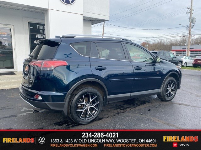 2018 Toyota RAV4 SE photo 3