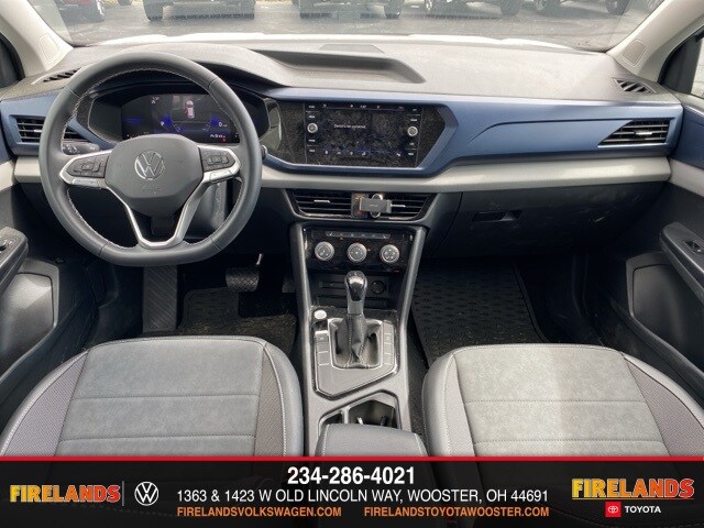 2023 Volkswagen Taos SE photo 2