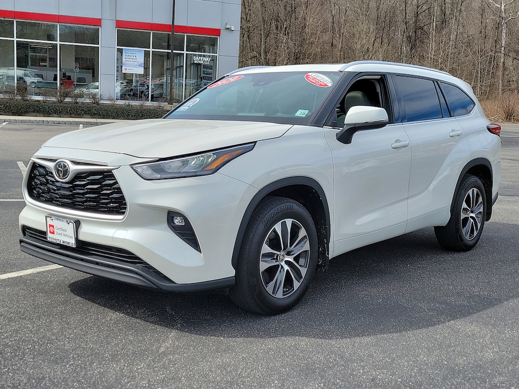 Used 2020 Toyota Highlander For Sale at Toyota World of Clinton VIN