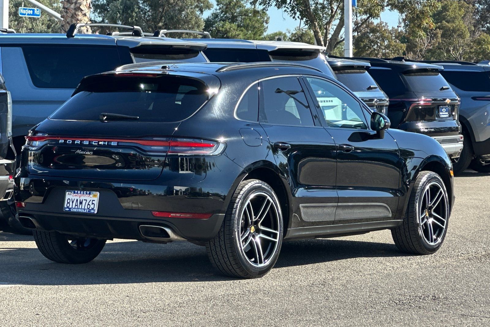 2021 Porsche Macan Base photo 3
