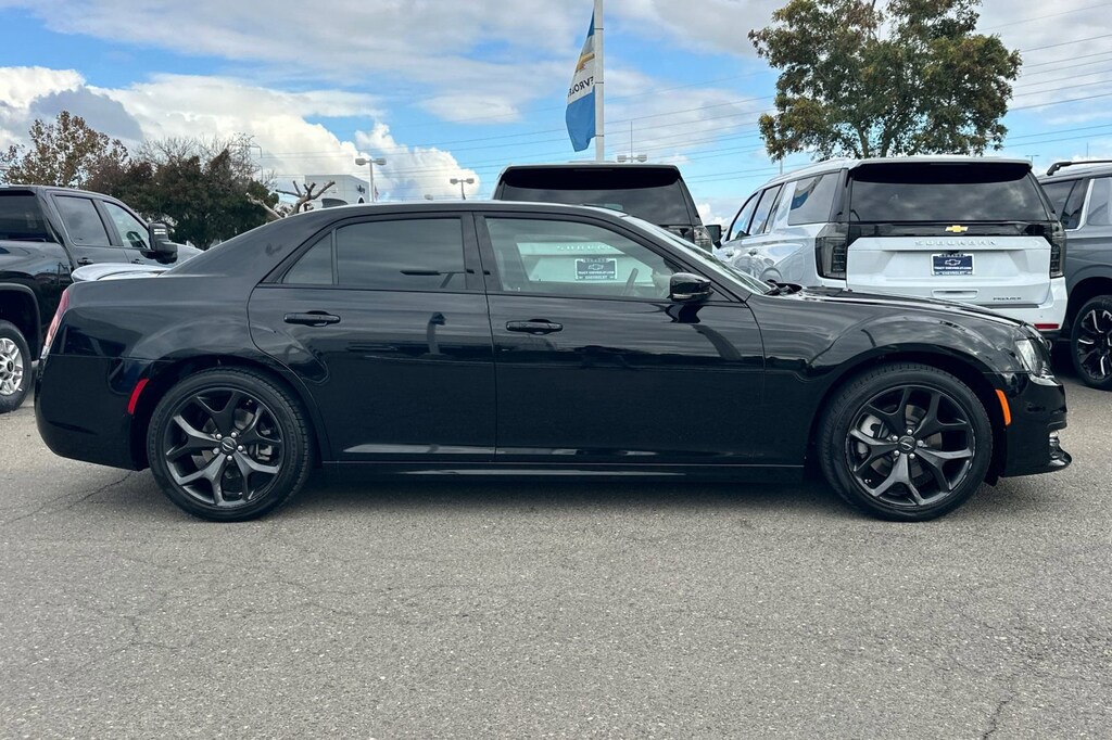 Used 2023 Chrysler 300 300S